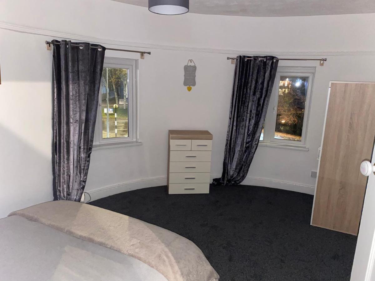 Spacious 2 Bed Apartment, Close To Village Shops Cardiff Exterior photo